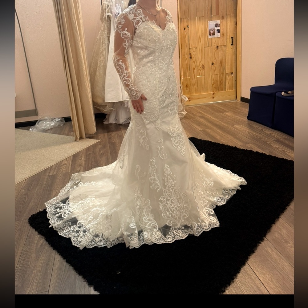Elegant Lace Wedding Dress